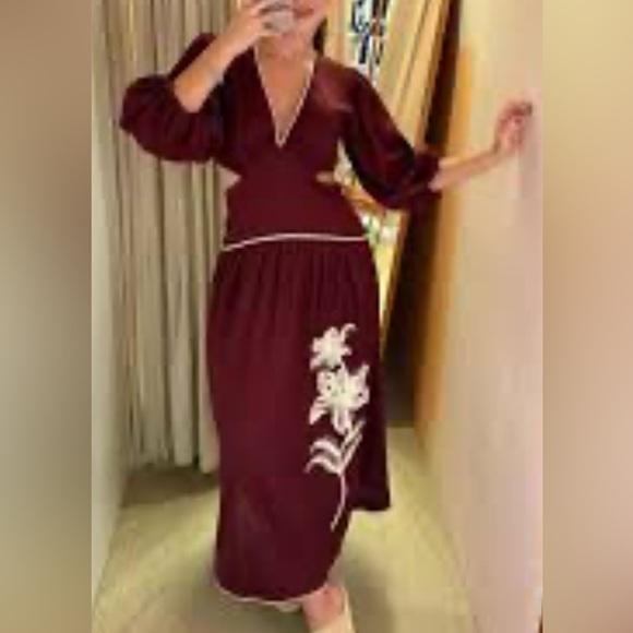 DRESS TO Chic Linen Long Sleeve Burgundy Dress NWT - Picture 3 of 10